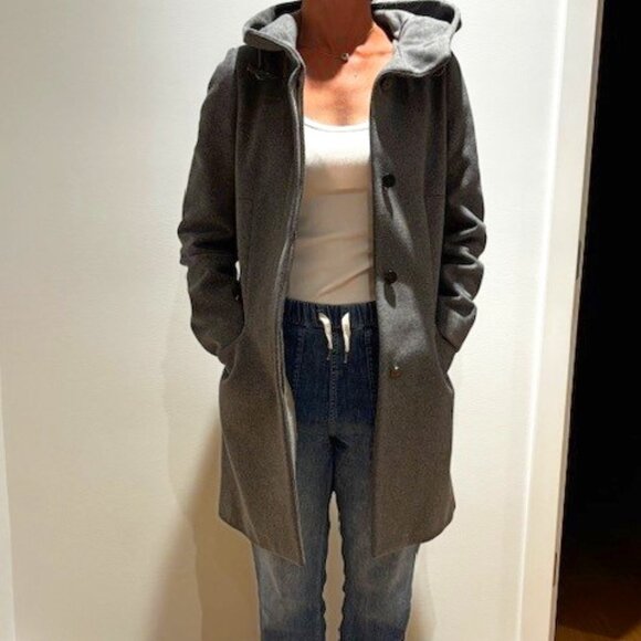 Aritzia/Babaton cashmere and virgin wool coat - Picture 1 of 8